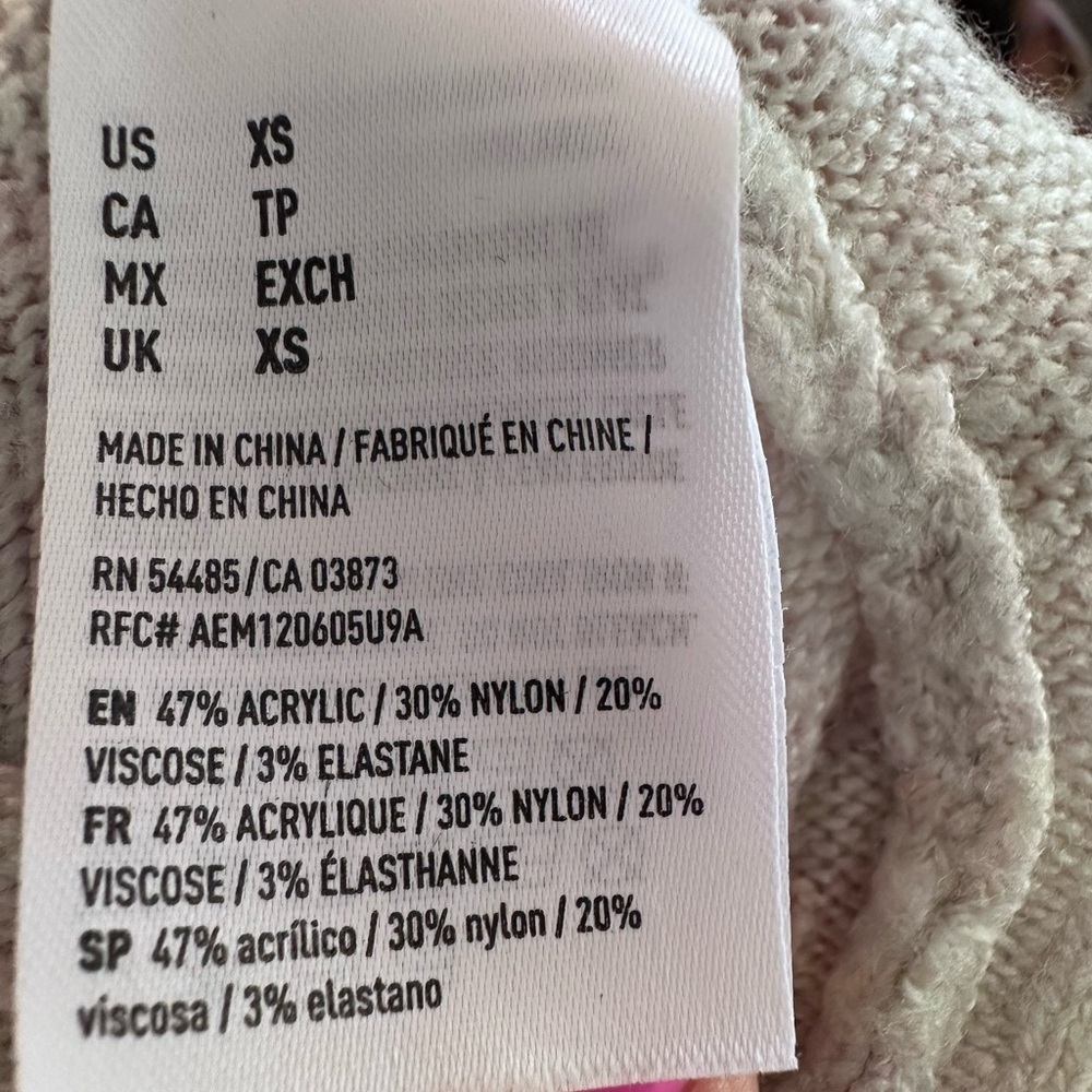 American Eagle Outfitters Cropped Hooded Sweater - Picture 5 of 6
